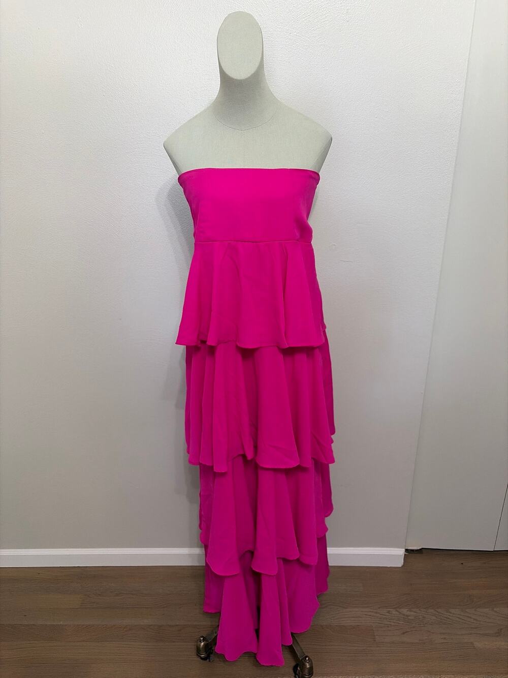 Show Me Your Mumu Dress in magenta. Size Large